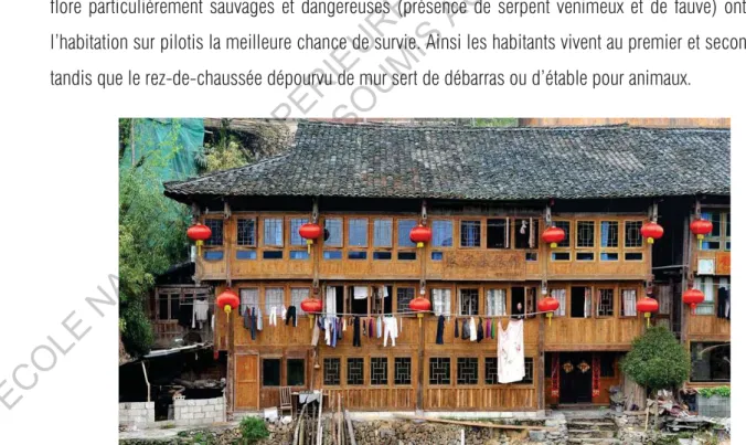 Figure 5  : Façade d’une maison traditionnelle en bois, Guangxi, source  : www.geo.fr                                                            