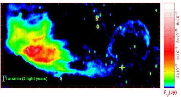 Fig. 1.4 – Interaction entre les jets relativistes de particules émises par Cygnus X−1 et le milieu interstellaire, formant un anneau d’émission radio (1,4 GHz pour une exposition de 60 h) de 15 années lumière de diamètre