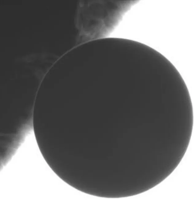 Figure 4.1 – Image de la couronne solaire vue par Hinode lors du transit de V´ enus ` a la longueur d’onde λ = 6684.0Å.