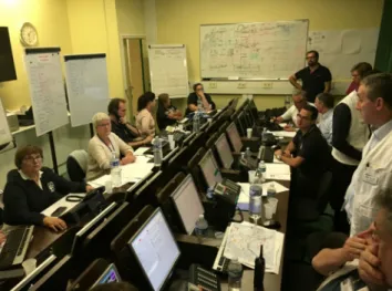 Fig. 3 La salle de crise de la régulation du Samu zonal vers 22h30