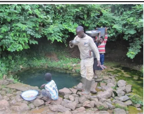 Figure 4 : Site d’approvisionnement en eau potable de la population d’Yrongouin    Lors de cette campagne, les échantillons d’eau prélevés 
