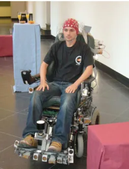 Figure 8. Fauteuil roulant développé par l’équipe IDIAP (image extraite de Vanacker