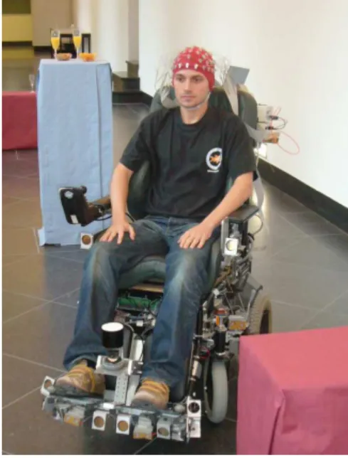 Fig. 7. Fauteuil roulant développé par l’équipe IDIAP