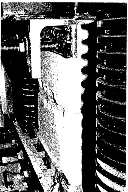 Figure 2.23- Vue de la rupture de la face comprimée de l'assemblage pour 