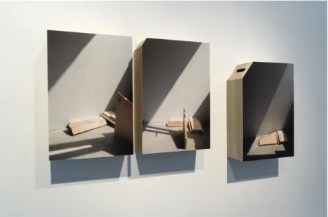 Figure A11 : L. Rocher, Angle coupé, hommage à Serge Tousignant, triptyque monté sur  structure en bois de peuplier 10 x 15 po chacun, 2017