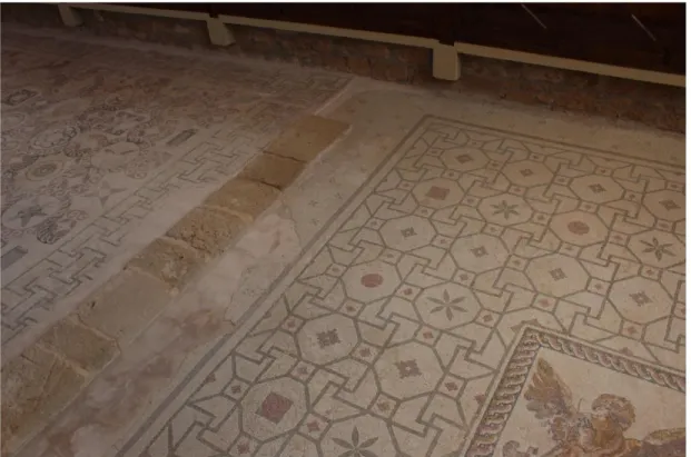 Figure 6 - Accès Nord-Ouest à la salle de « Ganymède » dans la Maison de Dionysos à Néa  Paphos (photographie de l’auteur) 