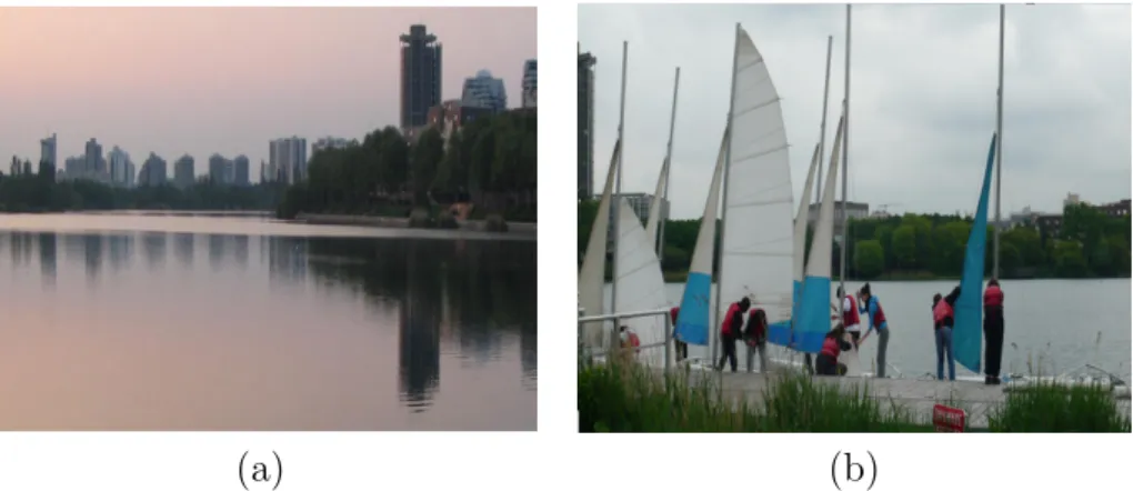Figure 2.4: Photos prises sur le lac de Cr´ eteil, (a) :Cot´ e nord-est (bˆ atiments publics et immeubles d’habitations , (b) : Cot´ e ouest, (base de loisirs, ´ ecole de