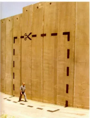 Figure  1.11  Banksy,  peinture  aé rosol ,  200 5,  Bethlehem .  ( Image  tirée  de  Banksy,  Wa ll  a n d  P i ece 