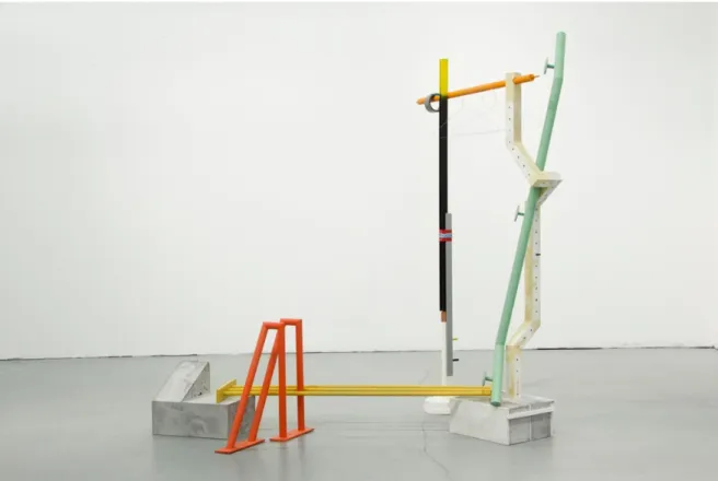 Fig. 1 – Francis Arguin, Sans titre, 2019. Bois, plâtre, ruban adhésif, fil d’acier, tuyaux, crayon, 