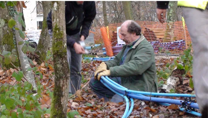 Figure 3.11  Mise en place des écarteurs de tubes sur la sonde coaxiale