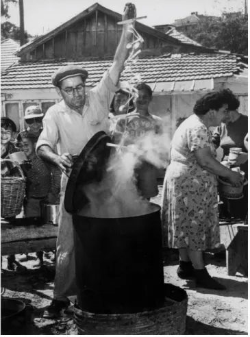 Figure 4: Preparing for Passover in Tel Aviv, 1950 (Hans Pinn, Government Press Office