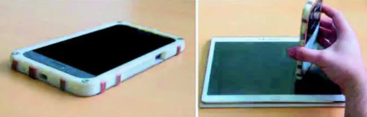 Figure 1 : Coque imprimée en 3D (Gauche) et stacking du  smartphone sur l’écran de la tablette (Droite)
