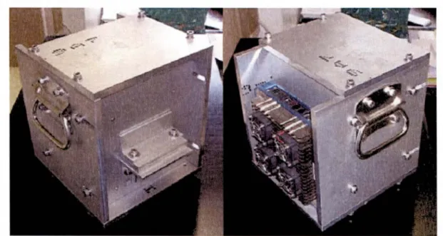 Figure  23  Photos du boîtier de la caméra CCD complet vue de devant  (à  gauche) et vue de derrière  (à  droite)
