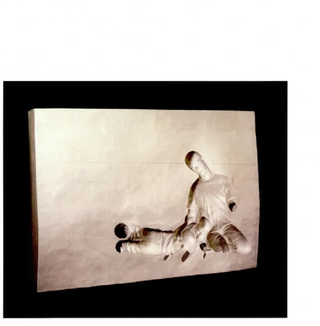 Figure  1.8  Pascal  Convert, Mort  de  Mohamed Al Dura, 2003.  Sculpture en cire  grise  sur plateforme en  bois