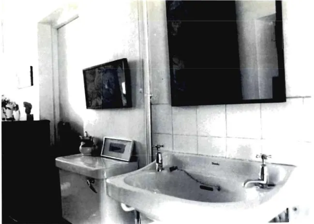 Figure  1.9  Salle de bain de Jim Ede au Kettle's Yard Museum &amp;  Gallery,  1984. 