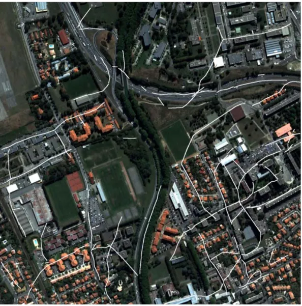 Figure 3.4  Hypothèses de routes générées à partir de l'image RSO projetées sur l'image optique