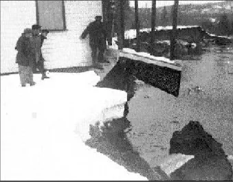 Figure 20 : Érosion des berges suite à la purge rapide de l'eau retenue   derrière l'embâcle de décembre 1957 