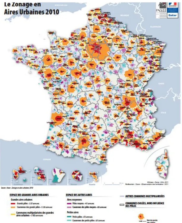 Figure  1.1.1.a  Carte  dite  des  &#34;oeufs  sur  le  plat&#34;  du  zonage  en  aire urbaine  de  l'Insee  en  2010 