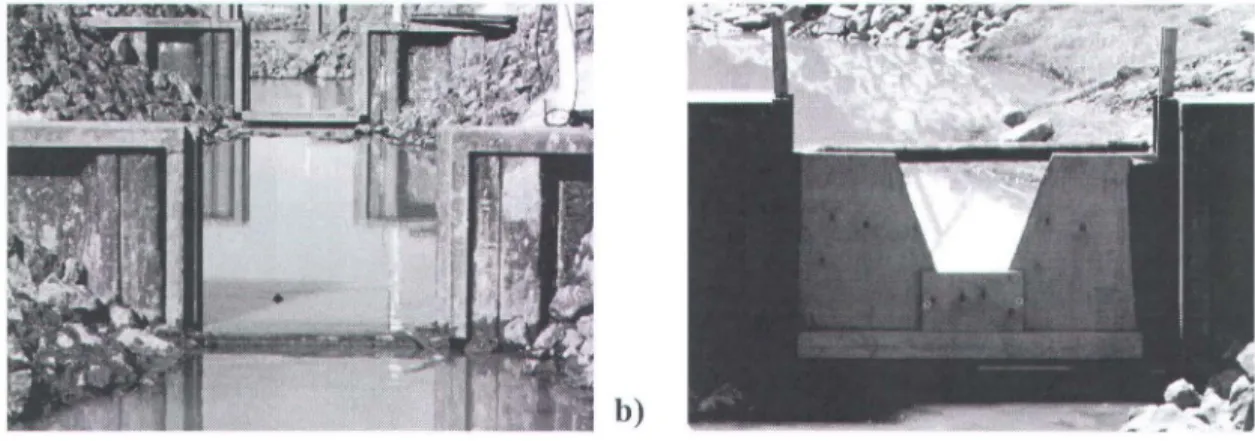 Figure 4.5 a)  Encadré de poutrelle et b) seuil temporaire inséré dans les glissières