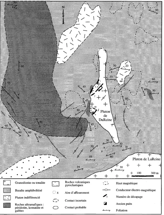 Figure 2.1,  Carte géologique du  secteur environnant le pluton de DuReine.  Modifiée de Hubert  et Belkabir (1995) et de la carte de compilation géoscientique du MRNQ (échelle 1 : 10 000)