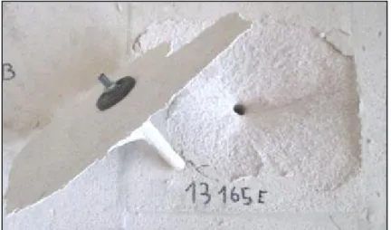 Figure 10: Exemple de modes de rupture combinés: Rupture d’adhérence et  formation d’un cône  [7] 