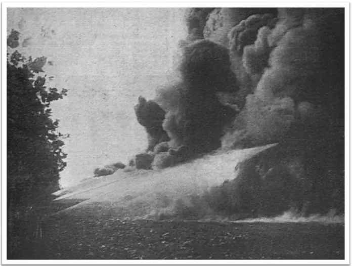 Figure 5 : Emission de gaz sur le champ de bataille (Larousse médical illustré  de guerre) 