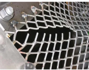 Figure 10 – Crack line and broken bars   Particular  features: 