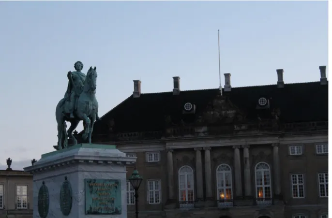 Figure  11  :  La  statue  équestre  de  Frédéric  V  roi  de  Danemark  roi  de  1723  à  1766,  Amalienborg Copenhague