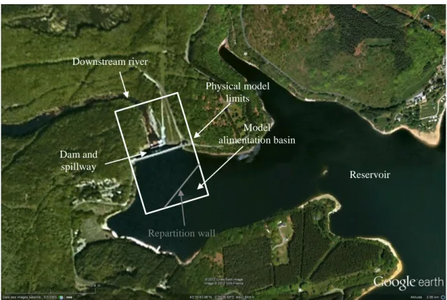 Figure 1: Aerial view of the Raviege dam and 1:35 scale model layout. 