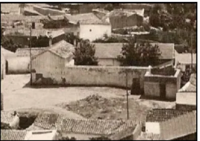 Figure 10. La place du souk et le poste militaire français  (cl. http://www.22eme-ri-tenes-1956-1962.com/).