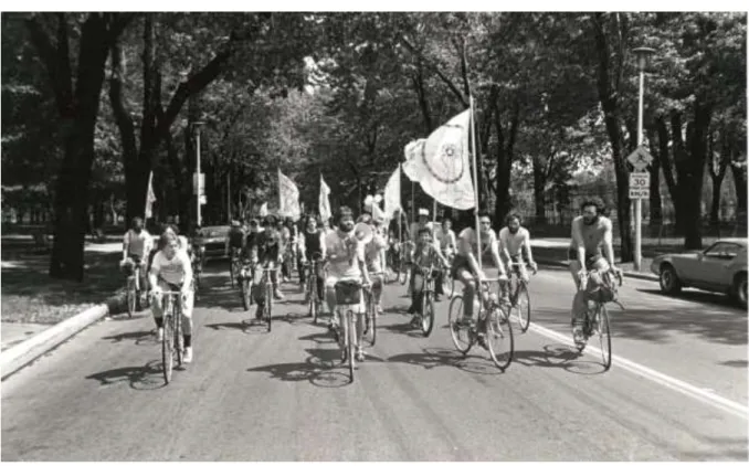 Figure 5 : Manifestation du Monde à Bicyclette. Archives du MAB. Non daté. Probablement manifestation au mois de juin entre  1975 et 1980 