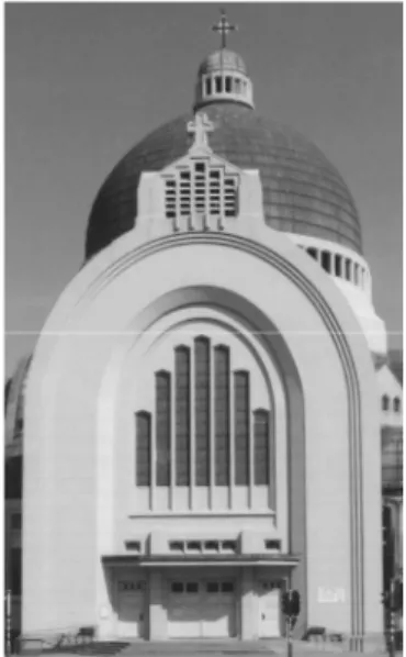 Figure 17. Parvis and bell tower in  front of the Saint-Vincent Church 