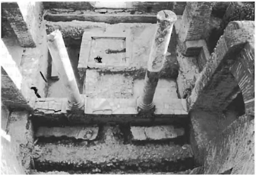 Fig.  2  - Ostie.  Schola  du  Trajan:  les  espaces  Il  ct  12  lors  des  fouilles  de  1998  (p hoto mi ssion  ST98)