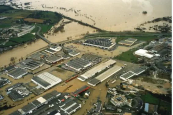 Figure 5 : La zone d'activités de Saint-Serge  sous l'eau en 1995 (source : mairie d'Angers) 