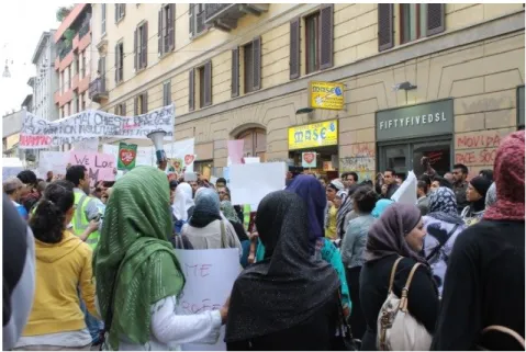 Figure 3 - Des femmes musulmanes manifestent dans le centre-ville de Milan 