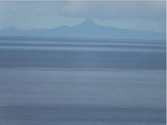 Figure 5 : Photographie d’une vue de Mayotte depuis Anjouan : le Choungui (source : De retour  d’Anjouan, blog(14)) 