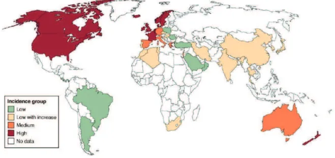 Figure  1 :  Carte  mondiale  de  lincidence  des  MICI.  La  couleur  rouge  réfère  à  une  incidence annuelle supérieure à 10/100 000, la  couleur orange à une incidence entre 5 et  10/100 000, la couleur verte à une incidence inférieure à 4/100 000, l