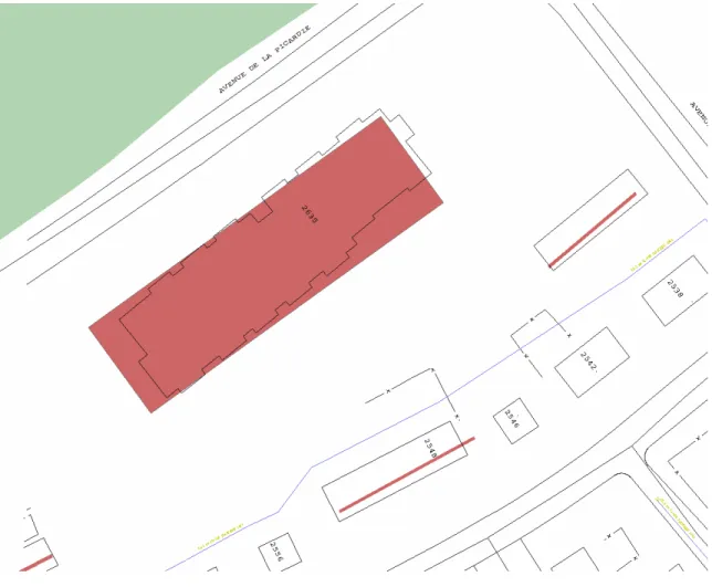 Figure n°8.  Exemple d’incohérence provoquée par la superposition de cartes différentes dont le  géoréférencement est différent 