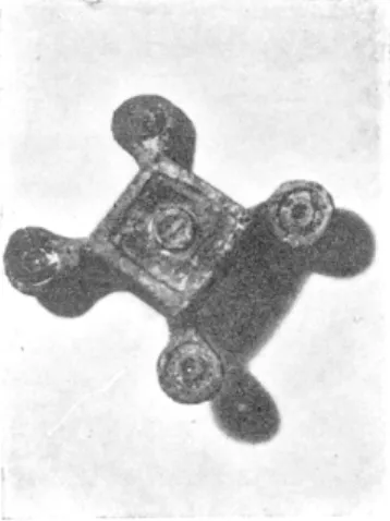 Fig.  5.  Fibule cruciforme. 