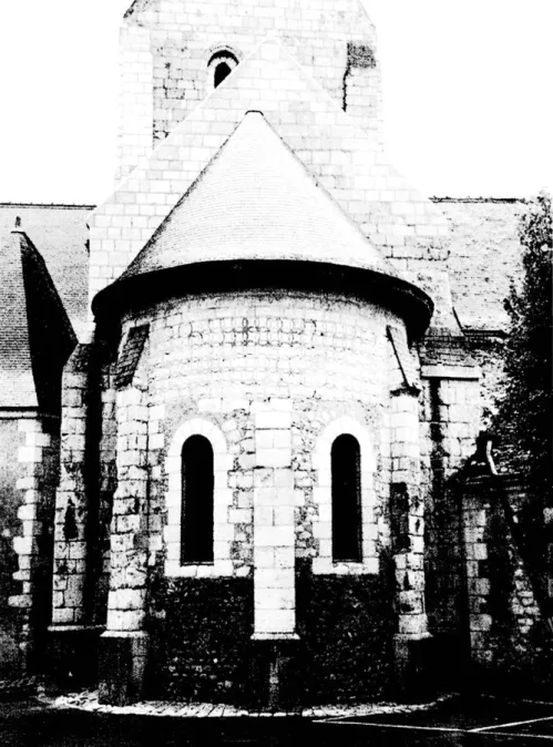 Fig.  20 - Abside de l'église Saint-Lié de Monthou-sur-Cher (Loir-et-Cher). 