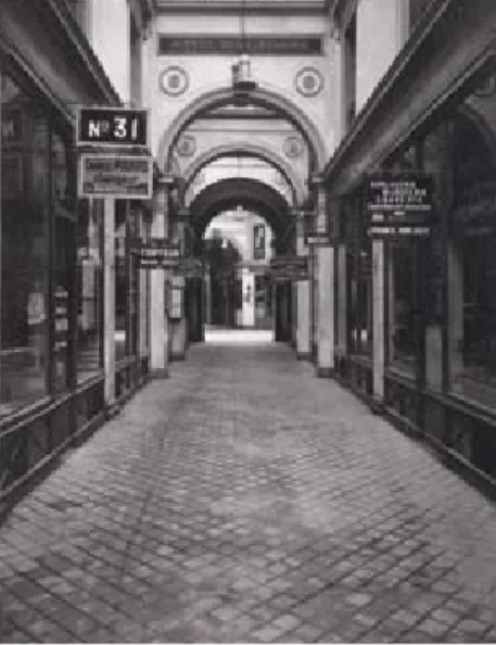 Fig.  2.-  Vue  intérieure  du  Passage  Lemonnier, avant 1934, photographie de  l’album de Louis Dabin.