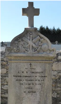 Figure 1 - Détail de la tombe de Chazallon se trouvant au cimetière de son village natal à Désaignes