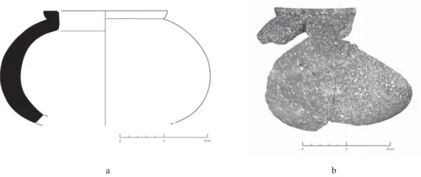 Fig. 7 – Fragment de jarre RS 78.106+, pierre noire à inclusion blanche, D. ouverture 14,2 cm, Fosse 1237  du Centre de la Ville, Ras Shamra (© Mission de Ras Shamra, a/ dessin N