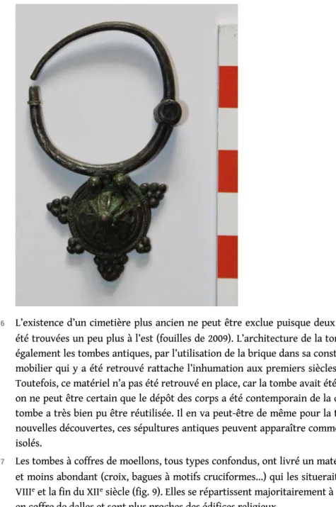 Fig. 8 - Lezha. Boucle d'oreille en argent (VI e -VII e  siècle), tombe 177.