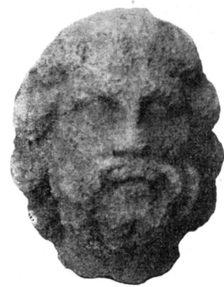 Fig.  3.  —  Tête  en  pierre  (haut:  0  m.  17),  trouvée  on  1944. 