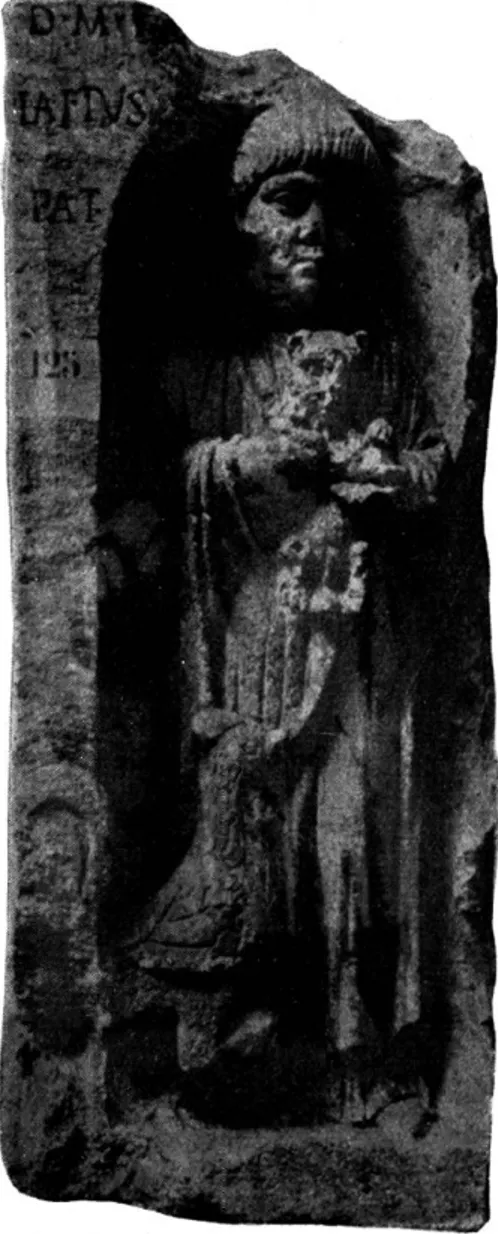 Fig.  3.  — Stèle  de Lyon. 