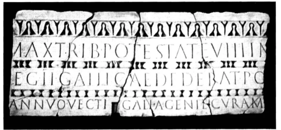 Fig.  3.  —  L'n  fragment de  l'inscription de  Vespasicn. 