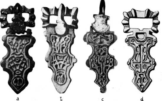 Fig.  1.  —  Plaques-boucles  de  Garderen  (a),  de  l'Aisne  (&amp;),  du  Musée  de  Rouen  (c),  de  Monceaux  (Oise)