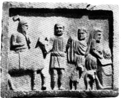 Fig.  15.  — Corfinium (Pentima, Italie), Basilica  Valvense.  Sacrifice  offert  par  une  sacerdos  Cereris