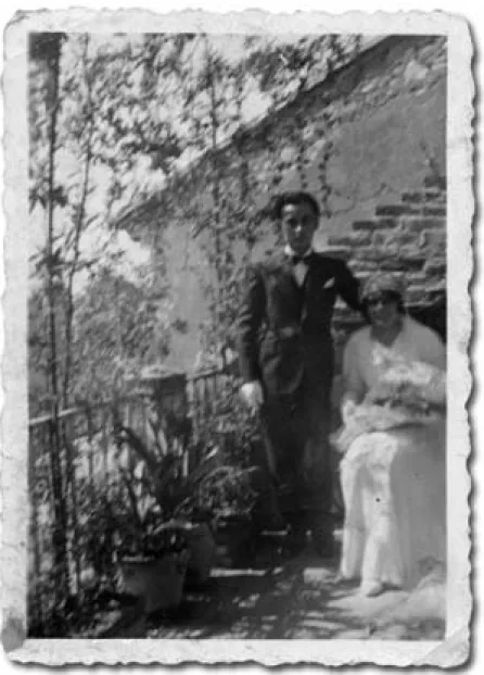 Fig. 1. Photographe amateur (invité du mariage),  le mariage d’Omer et Paulette Bobert, tirage argentique, 8,5 x 6 cm, 1933, coll